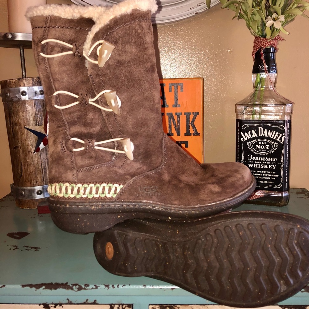 Ugg boots. Australia Kona brown. Good condition.